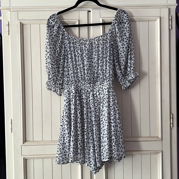 Altar’d State Black & White Floral Romper - Picture 7 of 8